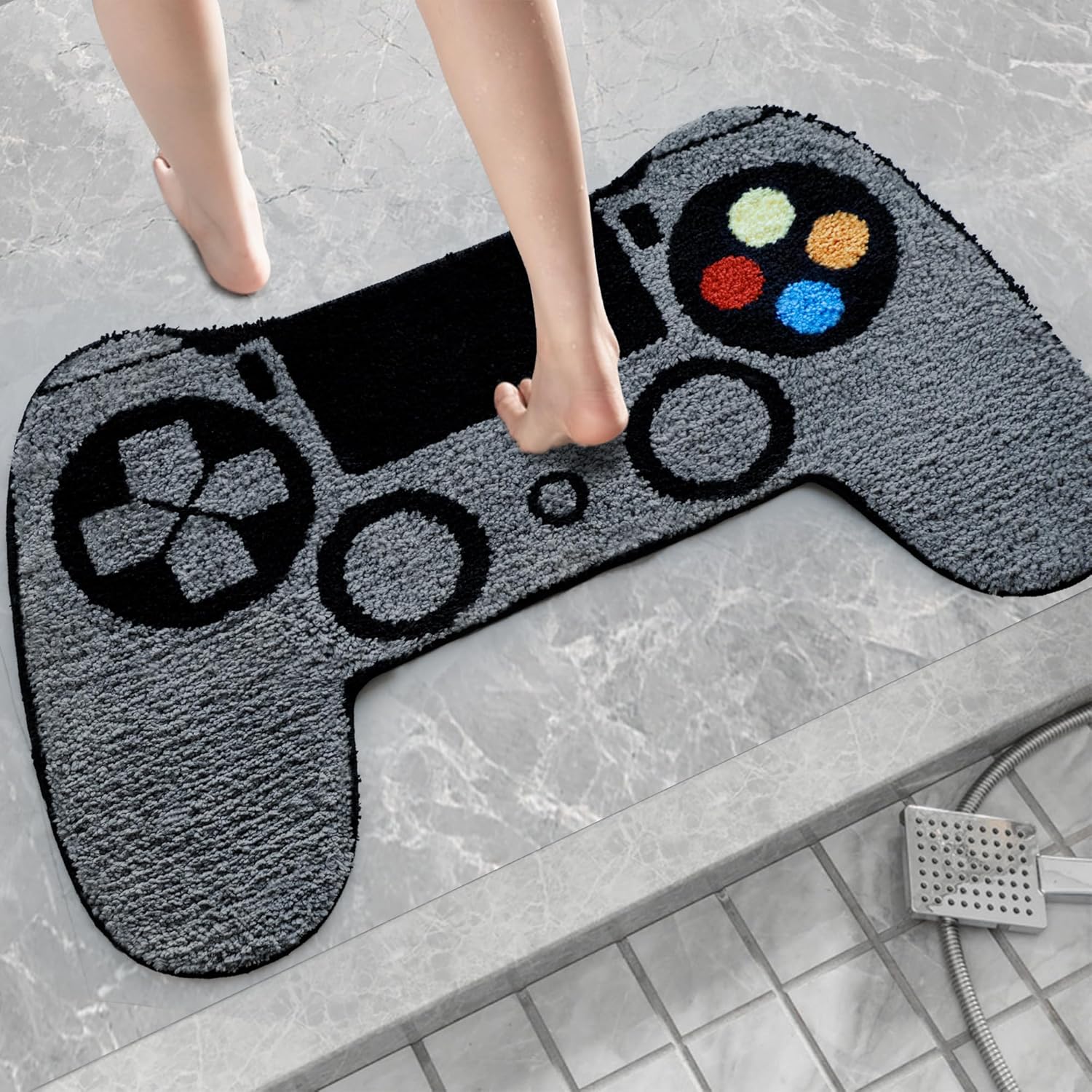 Divertida alfombra de baño negra con gamepad para baño y dormitorio, alfombra de baño pequeña, alfombra de ducha antideslizante, lavable, suave y absorbente, alfombra de área de 20 x 32