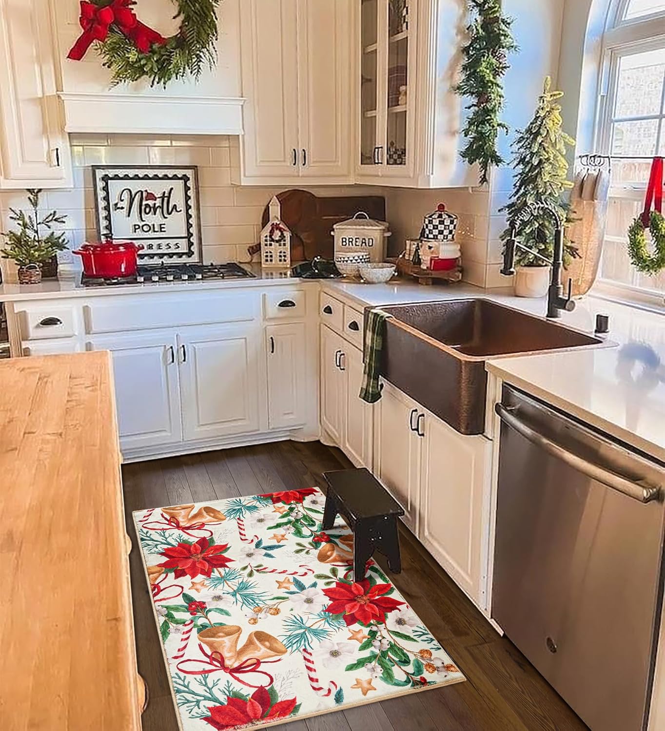 RoomTalks Tapete vintage de Navidad para puerta de interior de 2 x 3 pulgadas, alfombra de entrada de pelo bajo, lavable, árbol de Navidad, flores rojas, alfombra de plantas de invierno, alfombras de