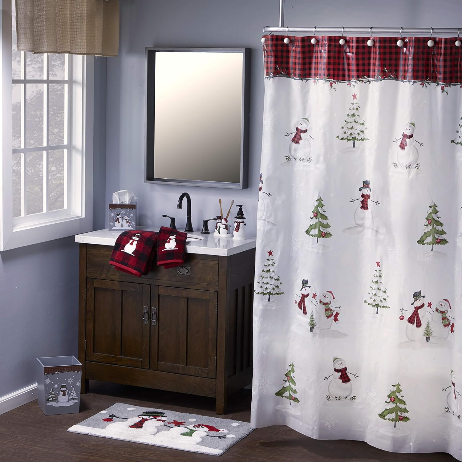 SKL Home de Saturday Knight Ltd. alfombra de baño, diseño de bosque de invierno, multicolor