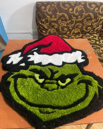 Alfombra El Grinch con Gorro de Navidad